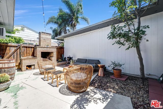 1610 E Carson Street, Long Beach, CA 90807