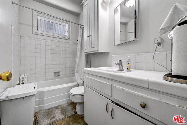 1610 E Carson Street, Long Beach, CA 90807