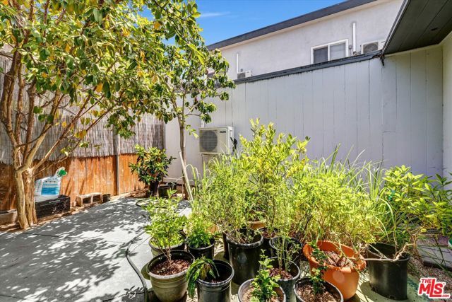 1610 E Carson Street, Long Beach, CA 90807