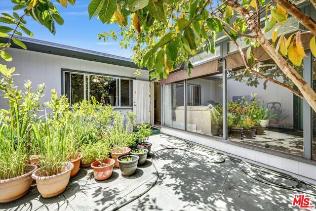 1610 E Carson Street, Long Beach, CA 90807