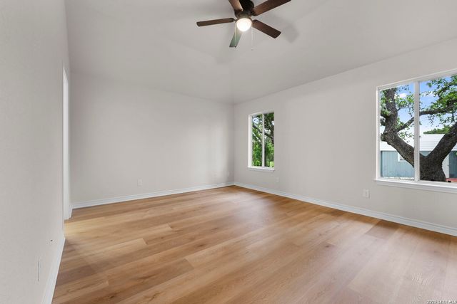 126 Hunter Ridge Rd, San Marcos, TX 78666