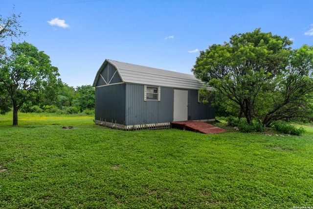 126 Hunter Ridge Rd, San Marcos, TX 78666