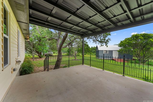 126 Hunter Ridge Rd, San Marcos, TX 78666