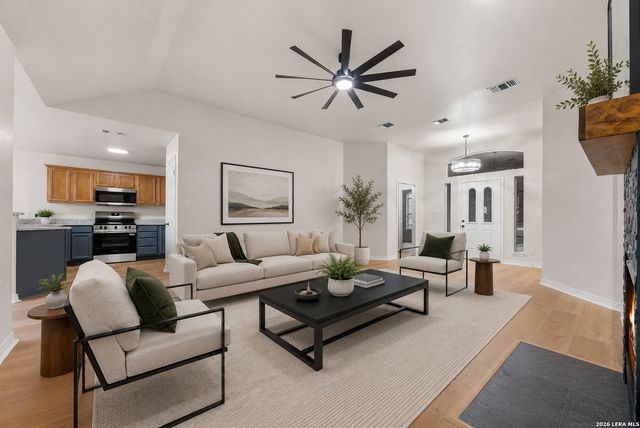 126 Hunter Ridge Rd, San Marcos, TX 78666