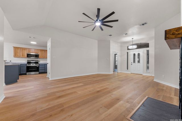 126 Hunter Ridge Rd, San Marcos, TX 78666