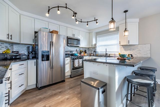 9445 White Oak Avenue, St. John, IN 46373