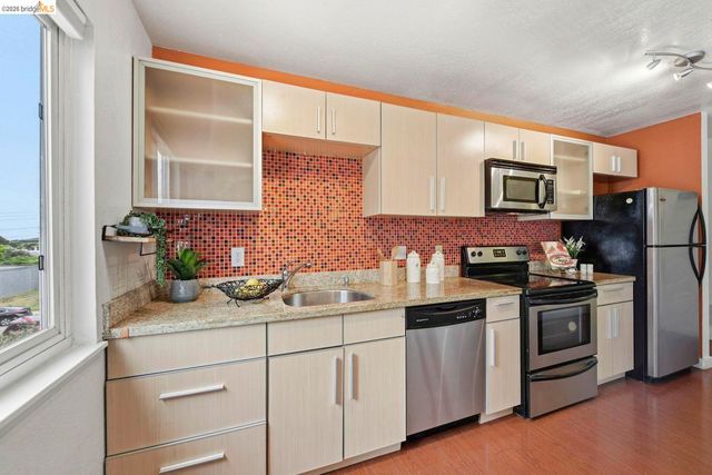 2450 Palmetto ST 4, Oakland, CA 94602