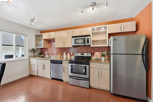 2450 Palmetto ST 4, Oakland, CA 94602