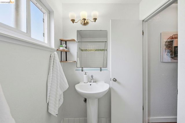2450 Palmetto ST 4, Oakland, CA 94602