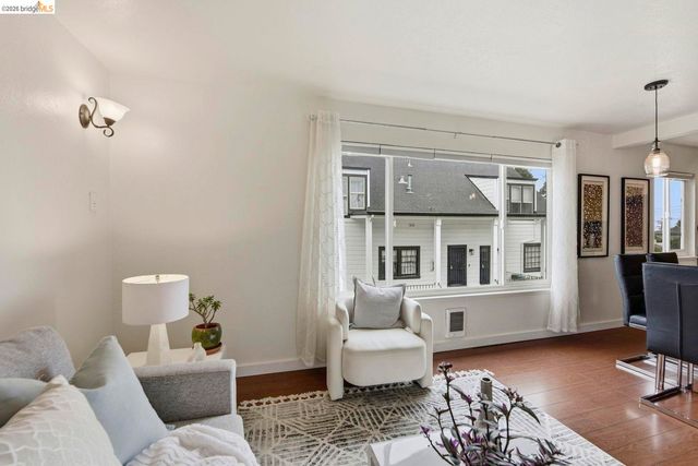 2450 Palmetto ST 4, Oakland, CA 94602