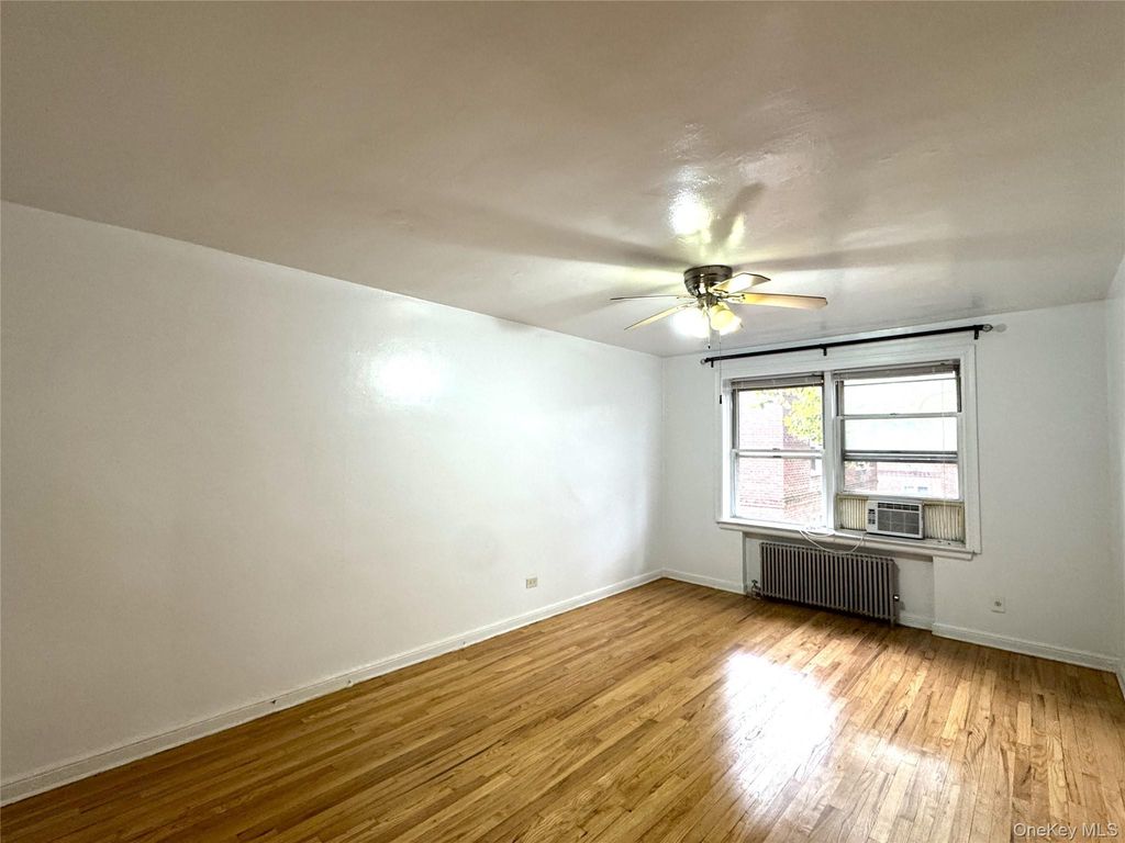 141-35 79th Avenue 2M, Kew Garden Hills, NY 11367 — photo 2