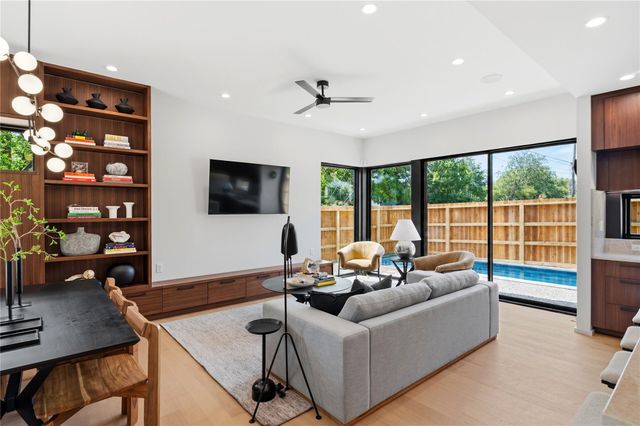 1912 S 3rd ST, Austin, TX 78704