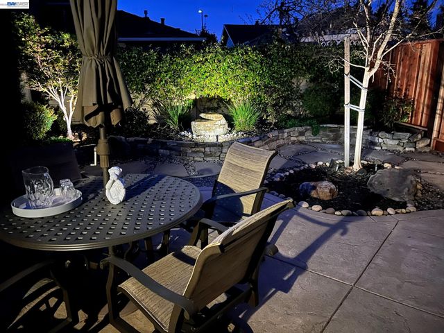 1825 Crestline Rd, Pleasanton, CA 94566