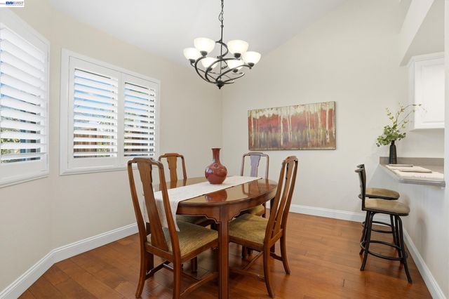 1825 Crestline Rd, Pleasanton, CA 94566