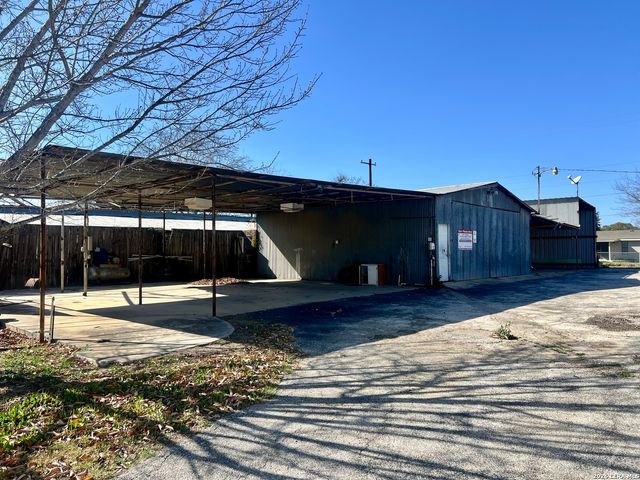 413 4th, Poteet, TX 78065