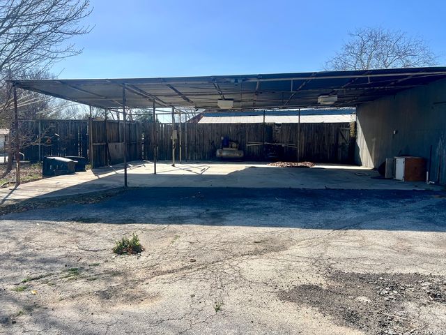 413 4th, Poteet, TX 78065