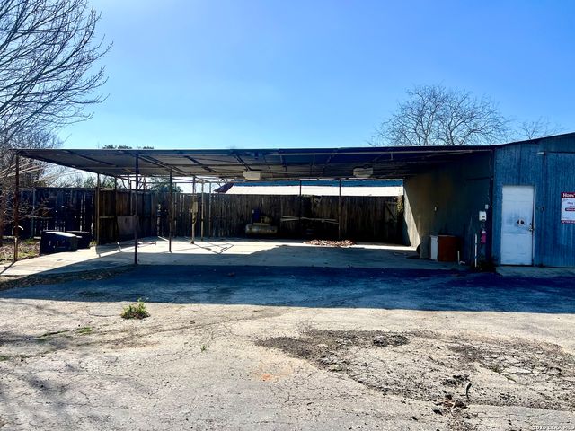 413 4th, Poteet, TX 78065