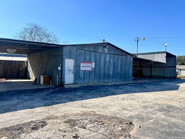 413 4th, Poteet, TX 78065