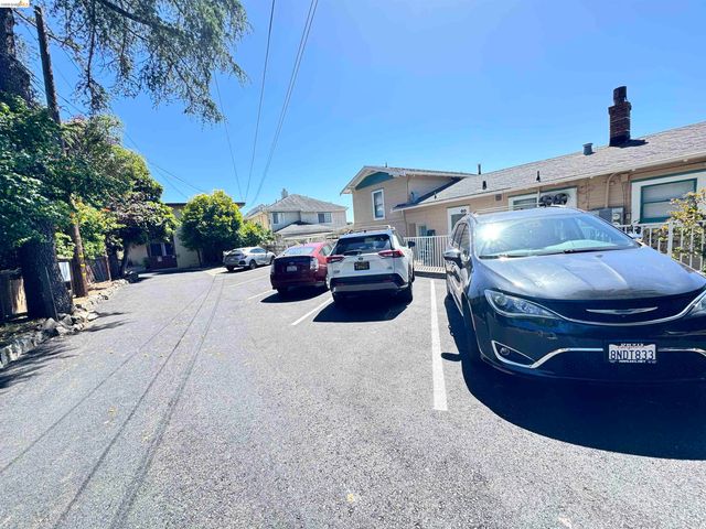3812 Whittle Ave, Oakland, CA 94602