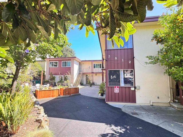 3812 Whittle Ave, Oakland, CA 94602