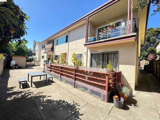 3812 Whittle Ave, Oakland, CA 94602