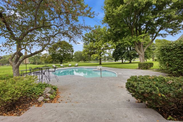 2575 LINCOLN Avenue, Long Grove, IL 60047