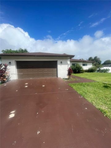 675 Coral Way, Delray Beach, FL 33445