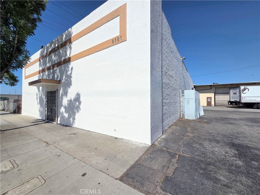 8181 State Street, South Gate, CA 90280 — exterior