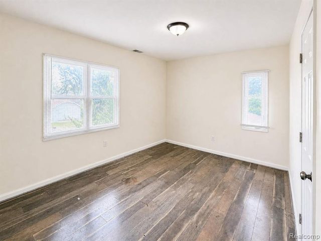 5081-5083 Buckingham Avenue, Detroit, MI 48224