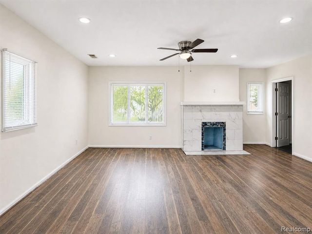 5081-5083 Buckingham Avenue, Detroit, MI 48224