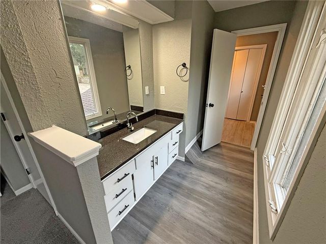 5510 NW Verlin Drive, Parkville, MO 64152
