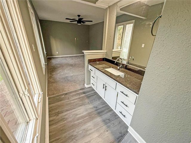 5510 NW Verlin Drive, Parkville, MO 64152