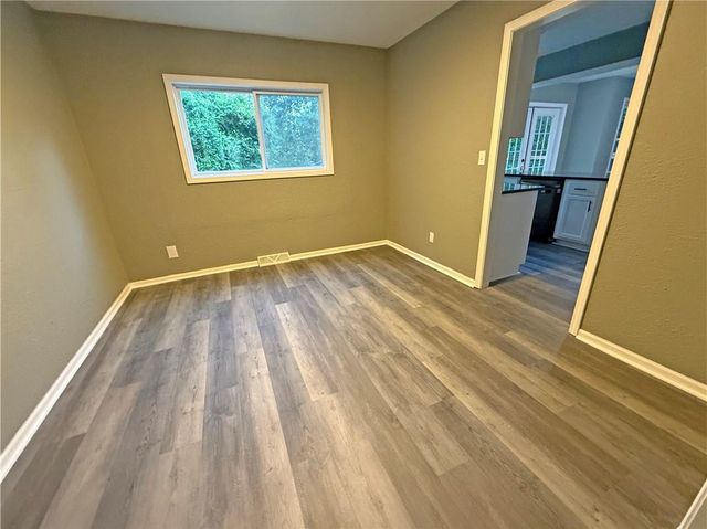 5510 NW Verlin Drive, Parkville, MO 64152