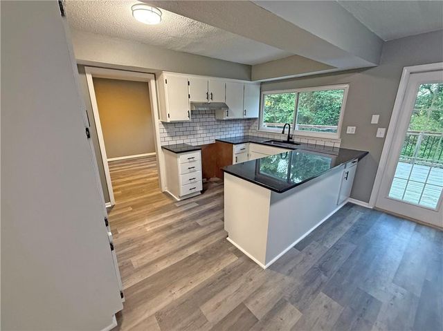 5510 NW Verlin Drive, Parkville, MO 64152