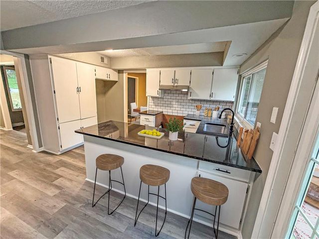 5510 NW Verlin Drive, Parkville, MO 64152