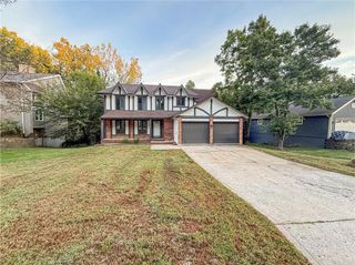 5510 NW Verlin Drive, Parkville, MO 64152