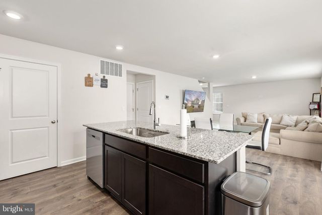3270 WHITE TAIL DR, Locust Grove, VA 22508