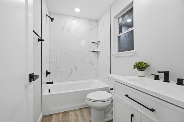 214 W Madison Street, Hillsboro, TX 76645