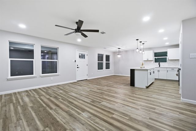 214 W Madison Street, Hillsboro, TX 76645