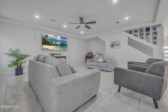 572 Pine Valley Place, Horizon City, TX 79928