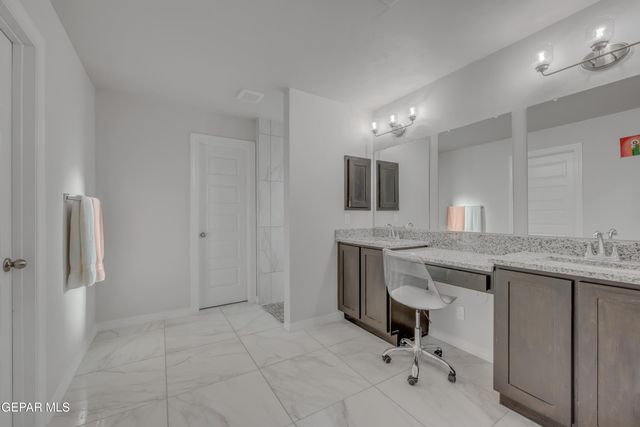 572 Pine Valley Place, Horizon City, TX 79928