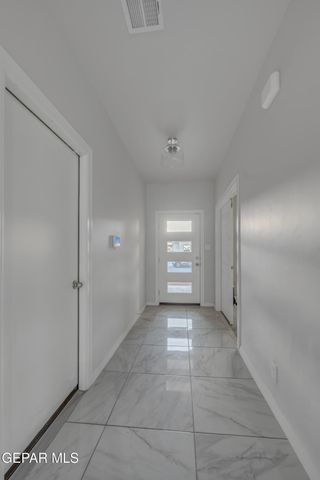 572 Pine Valley Place, Horizon City, TX 79928