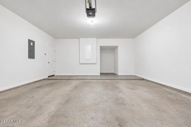 572 Pine Valley Place, Horizon City, TX 79928