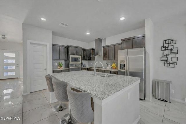572 Pine Valley Place, Horizon City, TX 79928