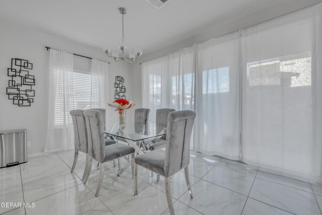 572 Pine Valley Place, Horizon City, TX 79928