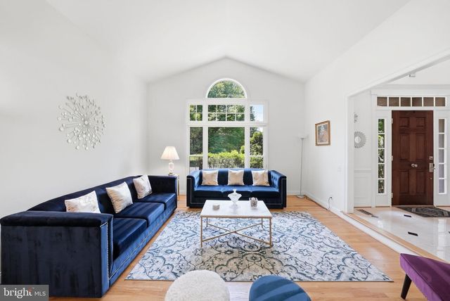 1407 WOODHURST BLVD, Mclean, VA 22102