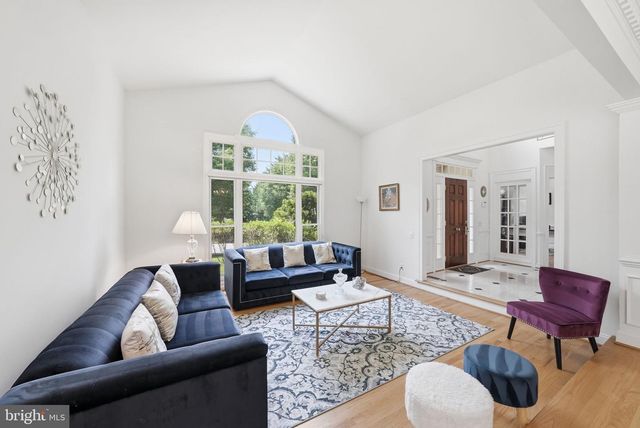 1407 WOODHURST BLVD, Mclean, VA 22102