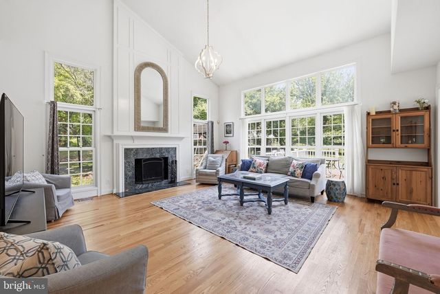 1407 WOODHURST BLVD, Mclean, VA 22102