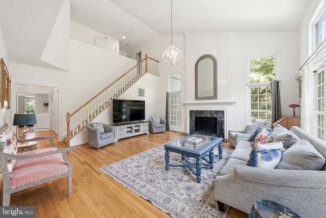 1407 WOODHURST BLVD, Mclean, VA 22102