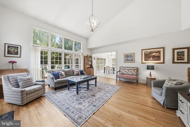 1407 WOODHURST BLVD, Mclean, VA 22102